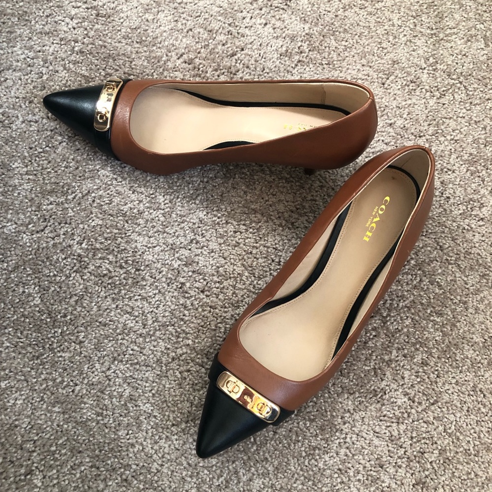 Coach pumps